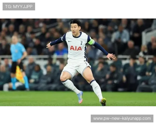 孙兴慜左路回扣形成内斜线推进，热刺继续占据优势